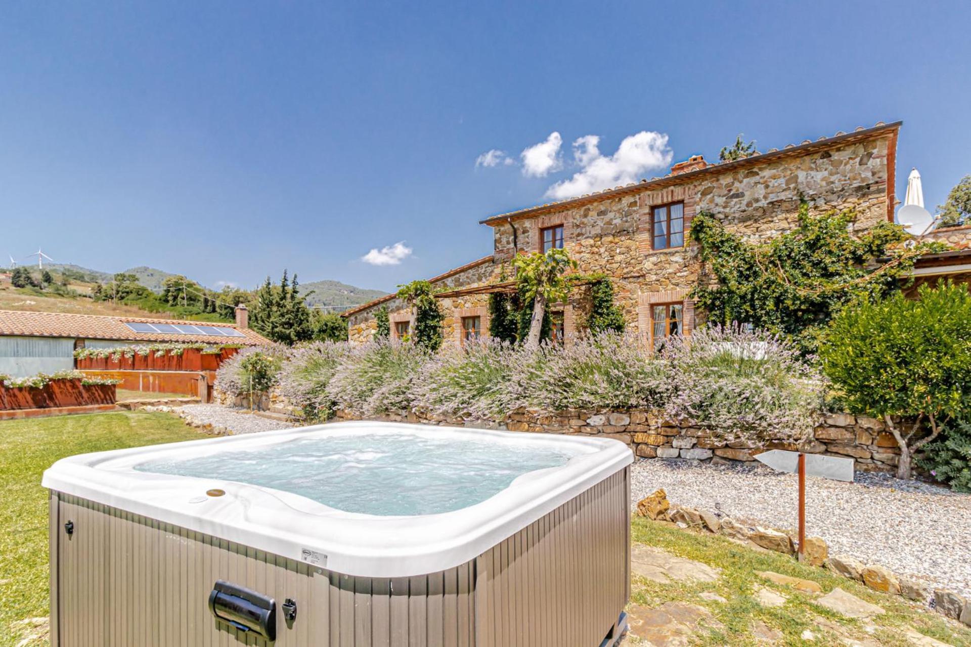 Chateau La Siroque Montecatini Val di Cecina Buitenkant foto